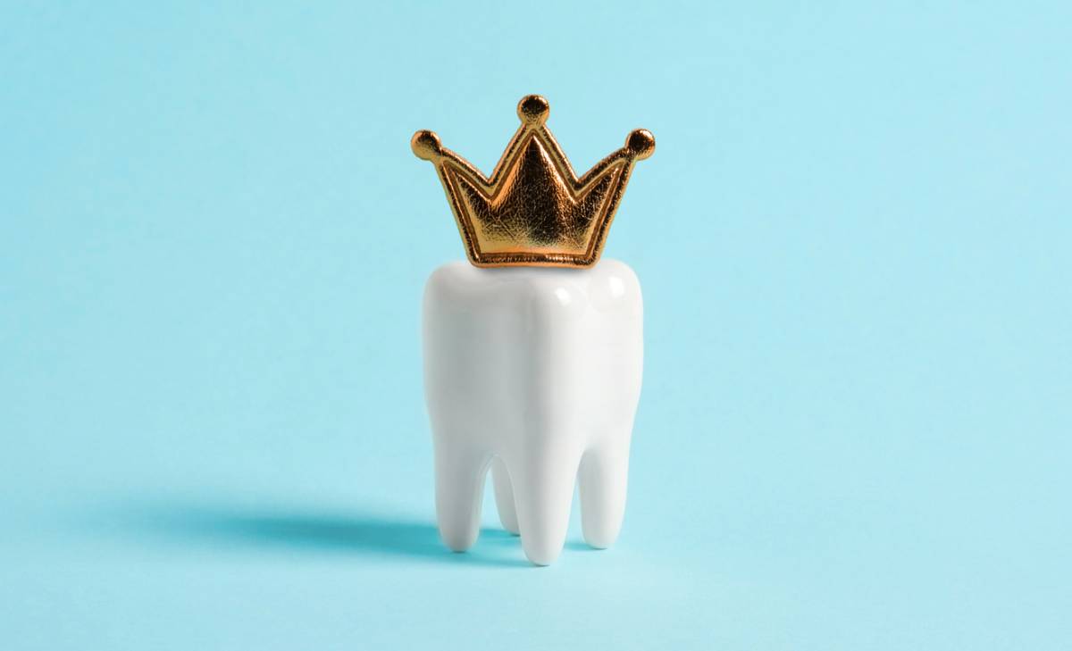 concept for temporary dental crowns for article on how long do temporary dental crowns last